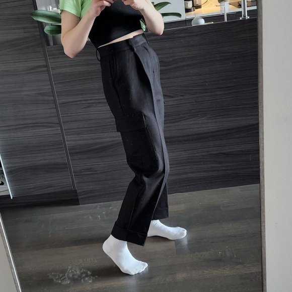 NEW High-rise trouser with cargo pockets - Picture 5 of 11